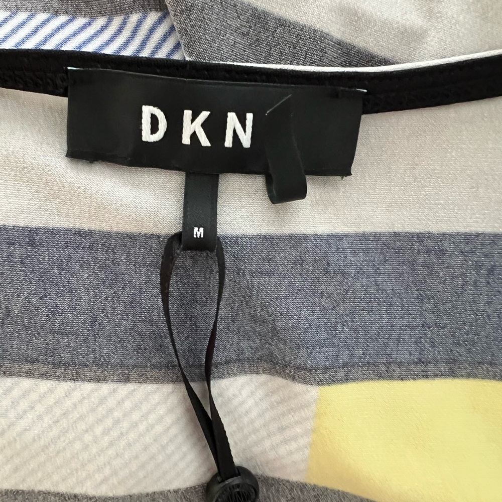DKN Striped Sleeveless Draped Front Top | Size Medium | NWOT - Picture 4 of 4